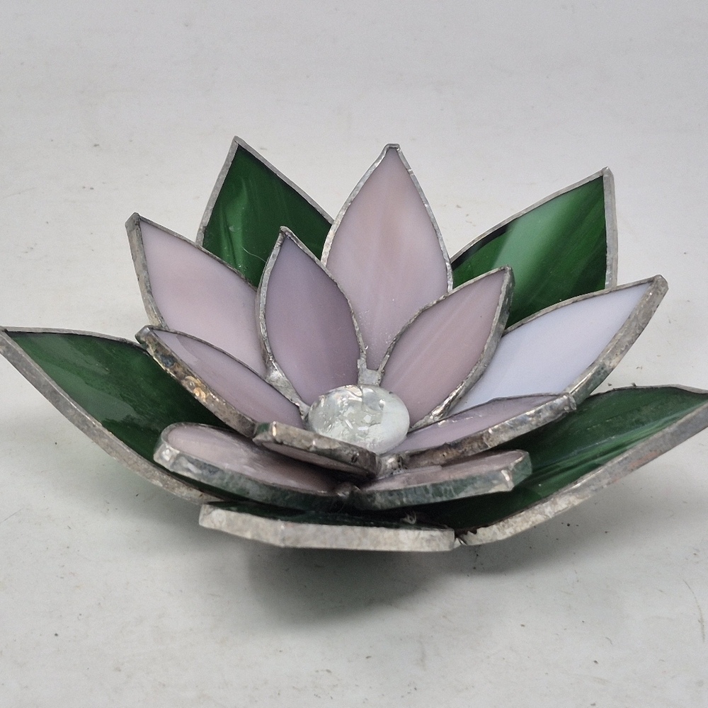 Stained Glass Lotus Flower Decor - Picture 2 of 6